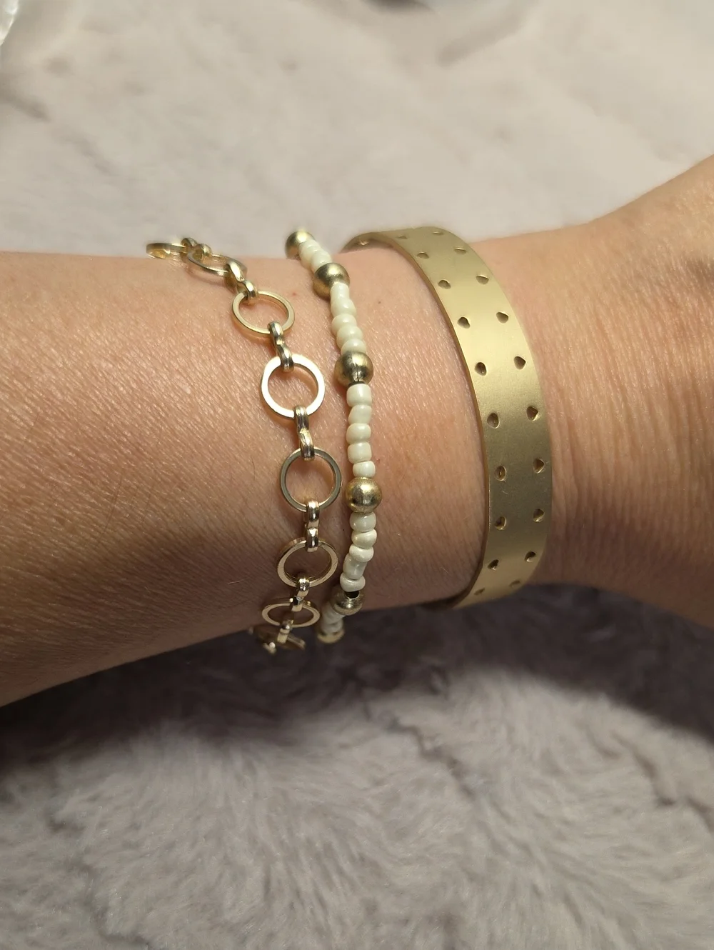 American Eagle Outfitters Gold and White Bracelet Stack